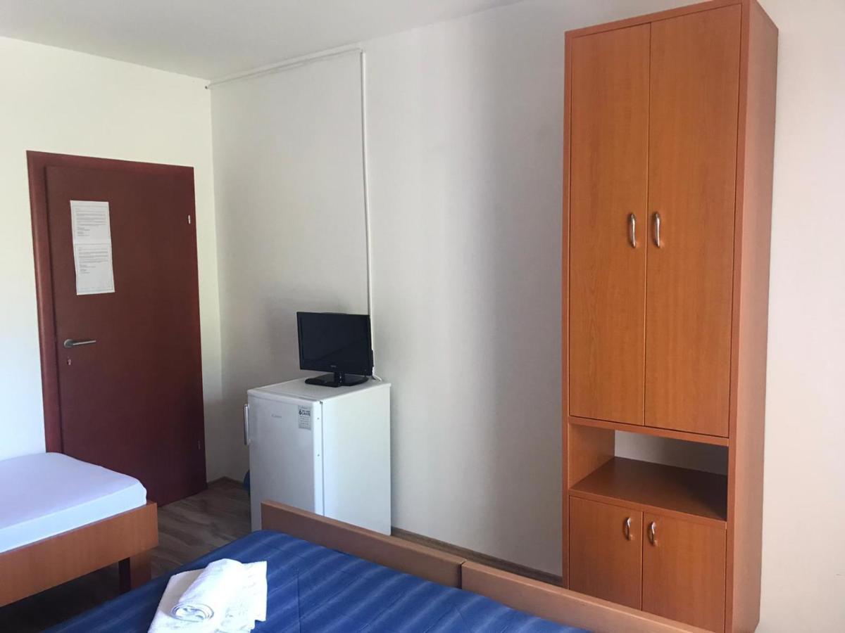 Guesthouse Dupin วลาชิตชี ภายนอก รูปภาพ