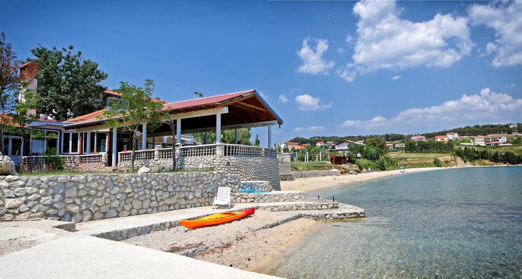 Guesthouse Dupin วลาชิตชี ภายนอก รูปภาพ